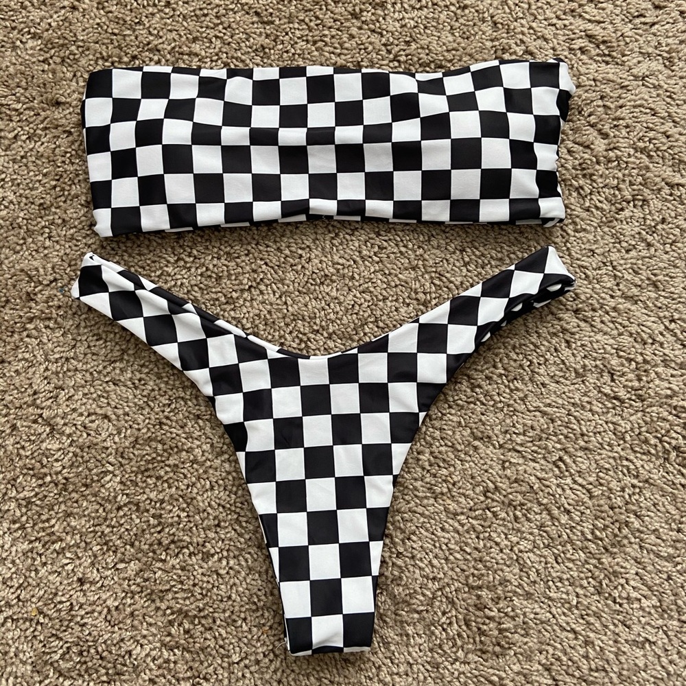 checkered bikini✨